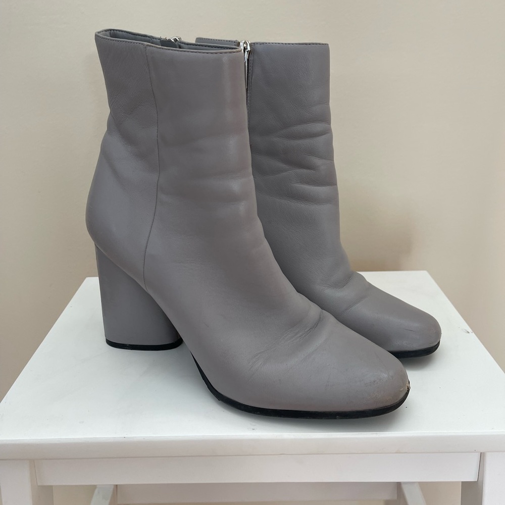 Guess Chatty Leather Booties